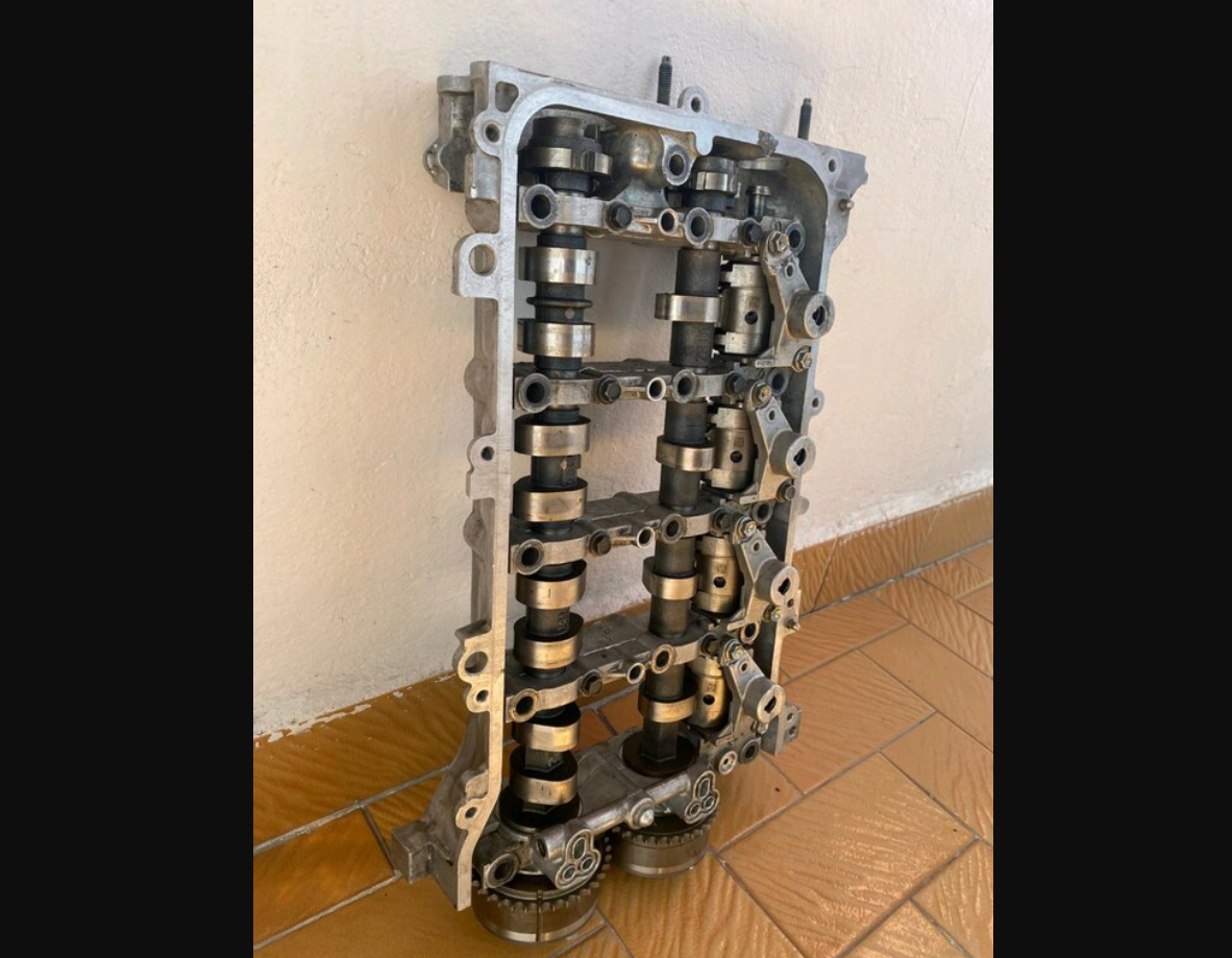 Toyota Corolla  Auris 1.6 1ZR Valvematic Komple Üst Kapak